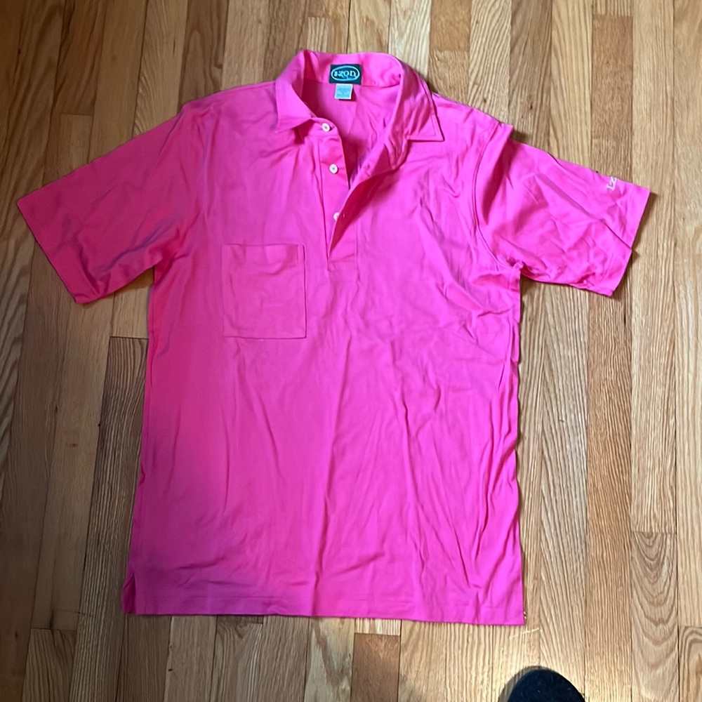 Men’s pink Izod shirt lightweight. Size medium barely worn